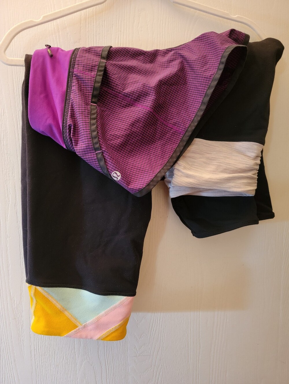 Lululemon Size 6 Womens Mixed Lot Shorts Leggings Capris